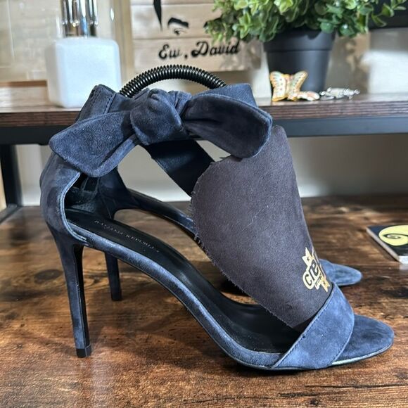 Banana Republic blue suede heels size 9‎ - Picture 2 of 8